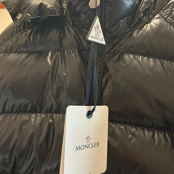 Moncler men's maya down Black Puffer Jacket size 4.  NWT - Picture 4 of 16